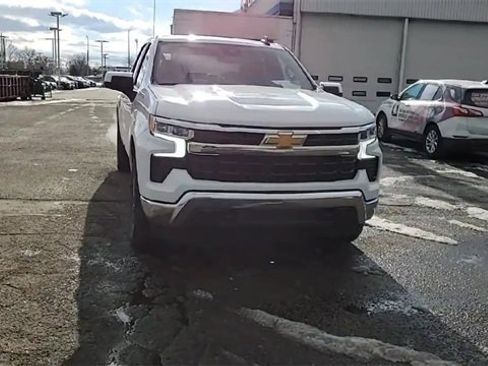 Certified 2024 Chevrolet Silverado 1500 LT image 2