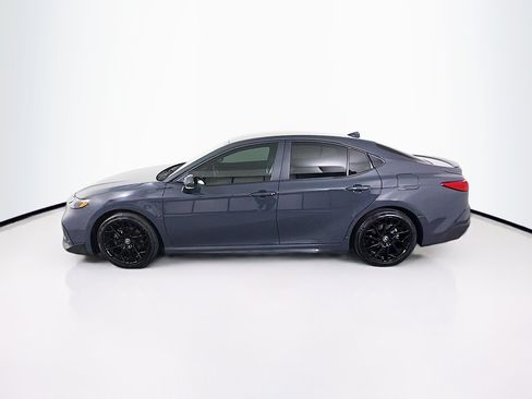 Used 2026 Toyota Camry SE FWD image 4