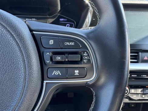 Used 2022 Kia Niro EX FWD image 29