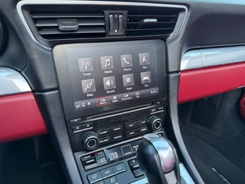 Used 2019 Porsche 911 Targa 4S image 11