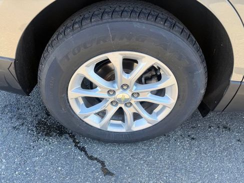 Used 2018 Chevrolet Equinox LT w/ Sun & Infotainment Package AWD/4WD image 11