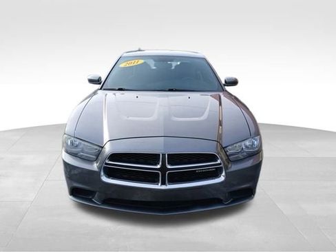 Used 2011 Dodge Charger SE w/ Connectivity Group image 2