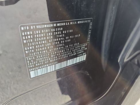 Certified 2022 Volkswagen Tiguan SE R-Line image 40