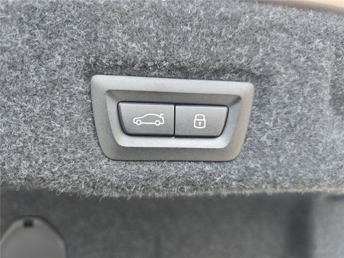 Used 2026 BMW 530i RWD image 9