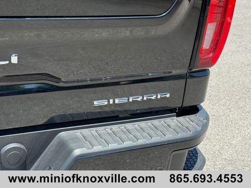 Used 2023 GMC Sierra 1500 Denali w/ Denali Reserve Package AWD/4WD image 12