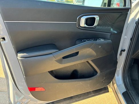 Used 2025 Kia Sorento S w/ Panoramic Sunroof Package FWD image 18