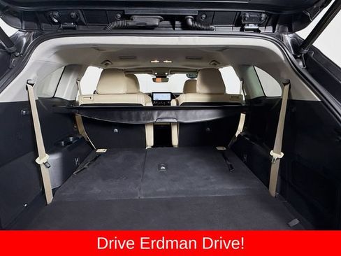 Used 2023 Toyota Highlander Limited FWD image 34