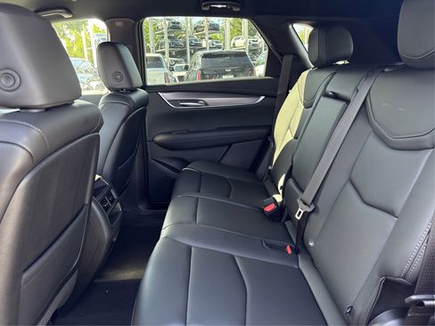 New 2025 Cadillac XT5 Luxury image 10