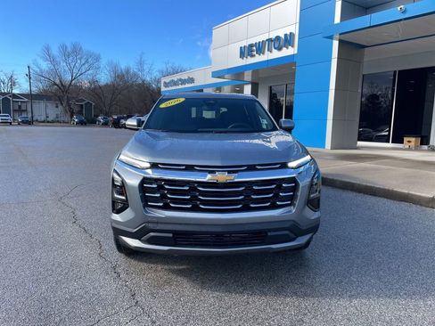 New 2026 Chevrolet Equinox LT FWD image 2