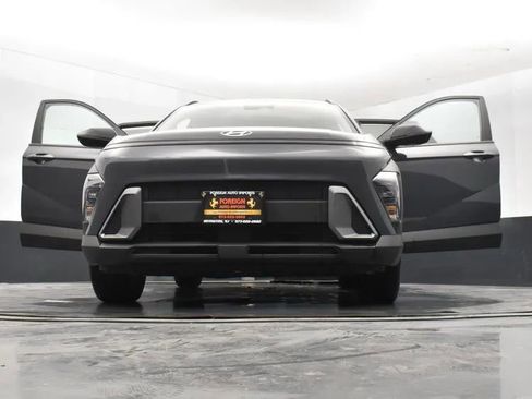 Used 2024 Hyundai Kona SEL image 11