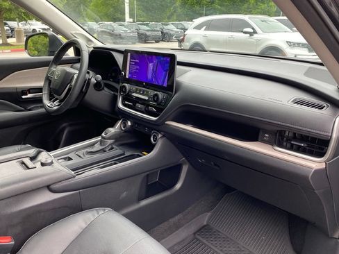 Used 2024 Toyota Grand Highlander AWD image 33