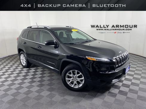 Used 2018 Jeep Cherokee Latitude w/ Safety Group AWD/4WD image 1