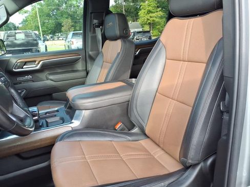 Used 2023 Chevrolet Silverado 1500 High Country w/ High Country Premium Package AWD/4WD image 20