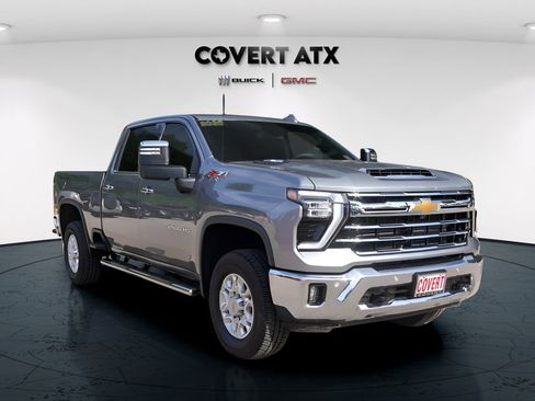 Used 2025 Chevrolet Silverado 2500 LTZ w/ LTZ Convenience Package AWD/4WD image 9