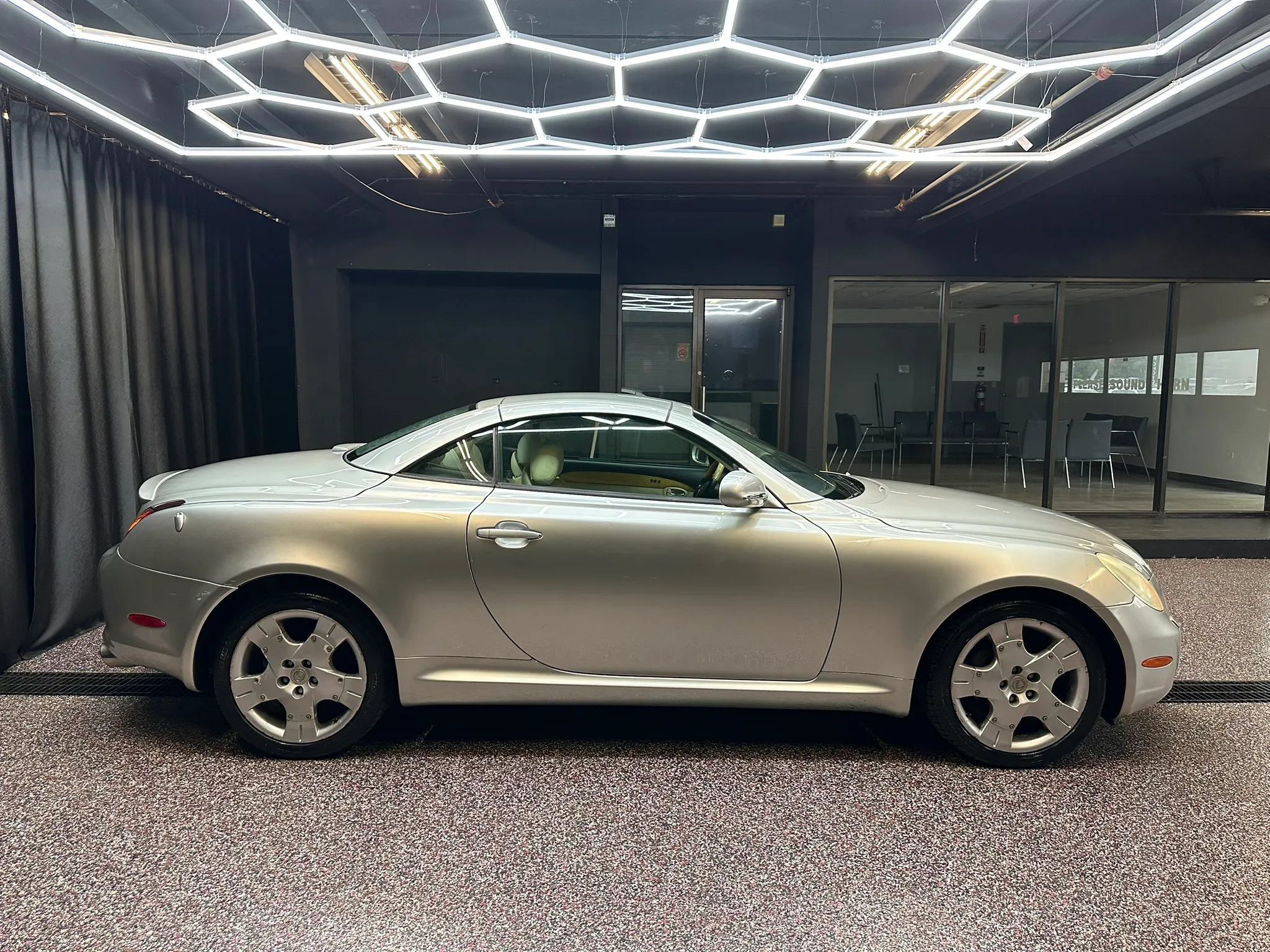 Used 2002 Lexus SC 430 Convertible RWD image 8