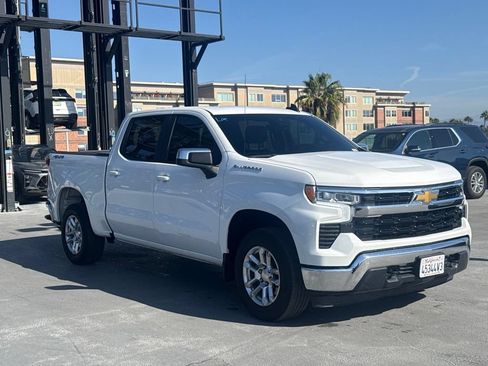 Used 2023 Chevrolet Silverado 1500 LT AWD/4WD image 3
