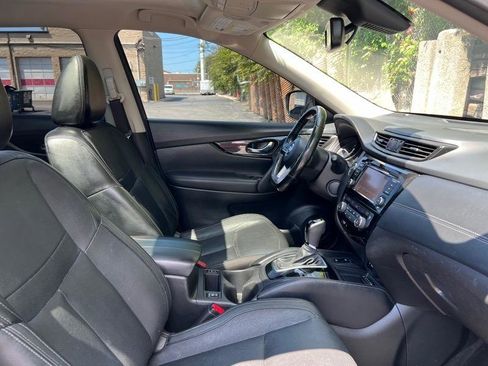 Used 2018 Nissan Rogue SL w/ Premium Package AWD/4WD image 19