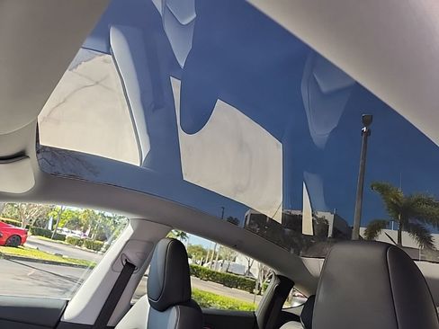 Used 2026 Tesla Model Y 2WD image 5