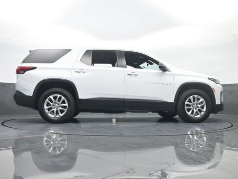 Used 2022 Chevrolet Traverse LS image 59