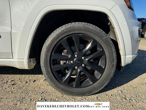 Used 2018 Jeep Grand Cherokee Altitude AWD/4WD image 46