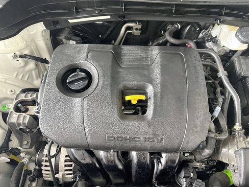 Used 2025 Kia Soul LX w/ LX Technology Package FWD image 30