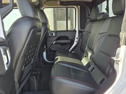 Used 2020 Jeep Gladiator Rubicon w/ Cold Weather Group image 12