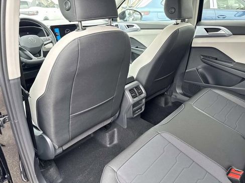 New 2026 Volkswagen Taos SE AWD/4WD image 9