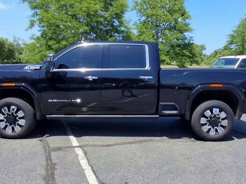 Certified 2025 GMC Sierra 2500 Denali w/ Denali Reserve Package AWD/4WD image 5