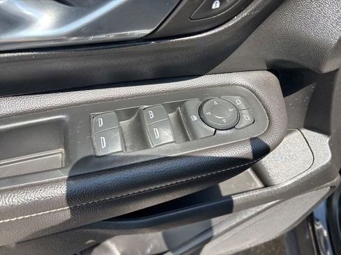 Used 2022 GMC Terrain SLE w/ Driver Convenience Package FWD image 12