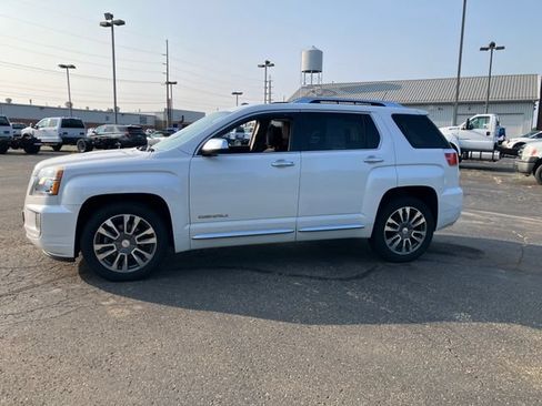 Used 2017 GMC Terrain Denali AWD/4WD image 2