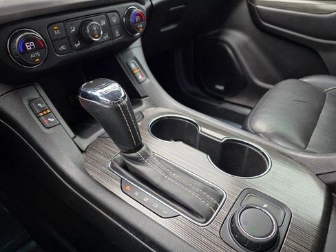 Used 2019 GMC Acadia SLT FWD image 33