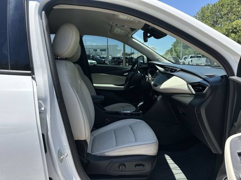 Used 2021 Buick Encore GX Essence FWD image 28