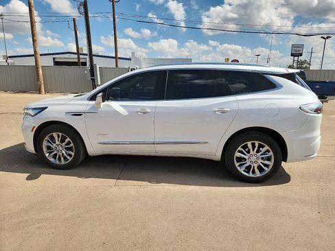 Used 2023 Buick Enclave Avenir w/ Avenir Technology Package image 2
