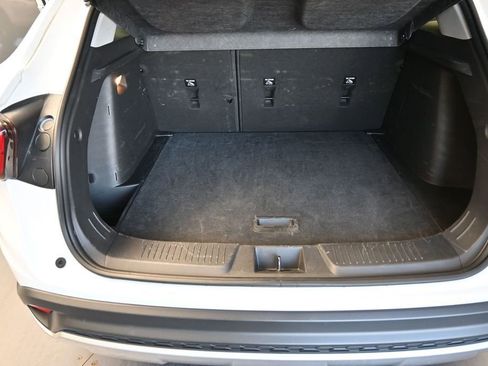 Used 2025 Chevrolet Trax LT FWD image 18