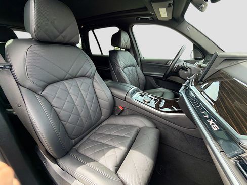 Used 2025 BMW X5 xDrive40i w/ Climate Comfort Package image 15