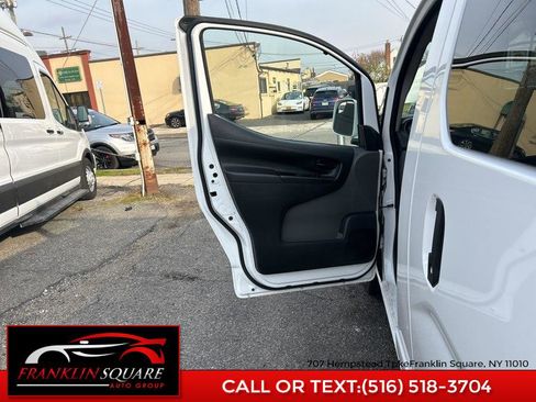 Used 2021 Nissan NV200 SV w/ Sliding Door Glass Package image 15