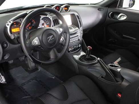 Certified 2016 Nissan 370Z Coupe RWD image 19