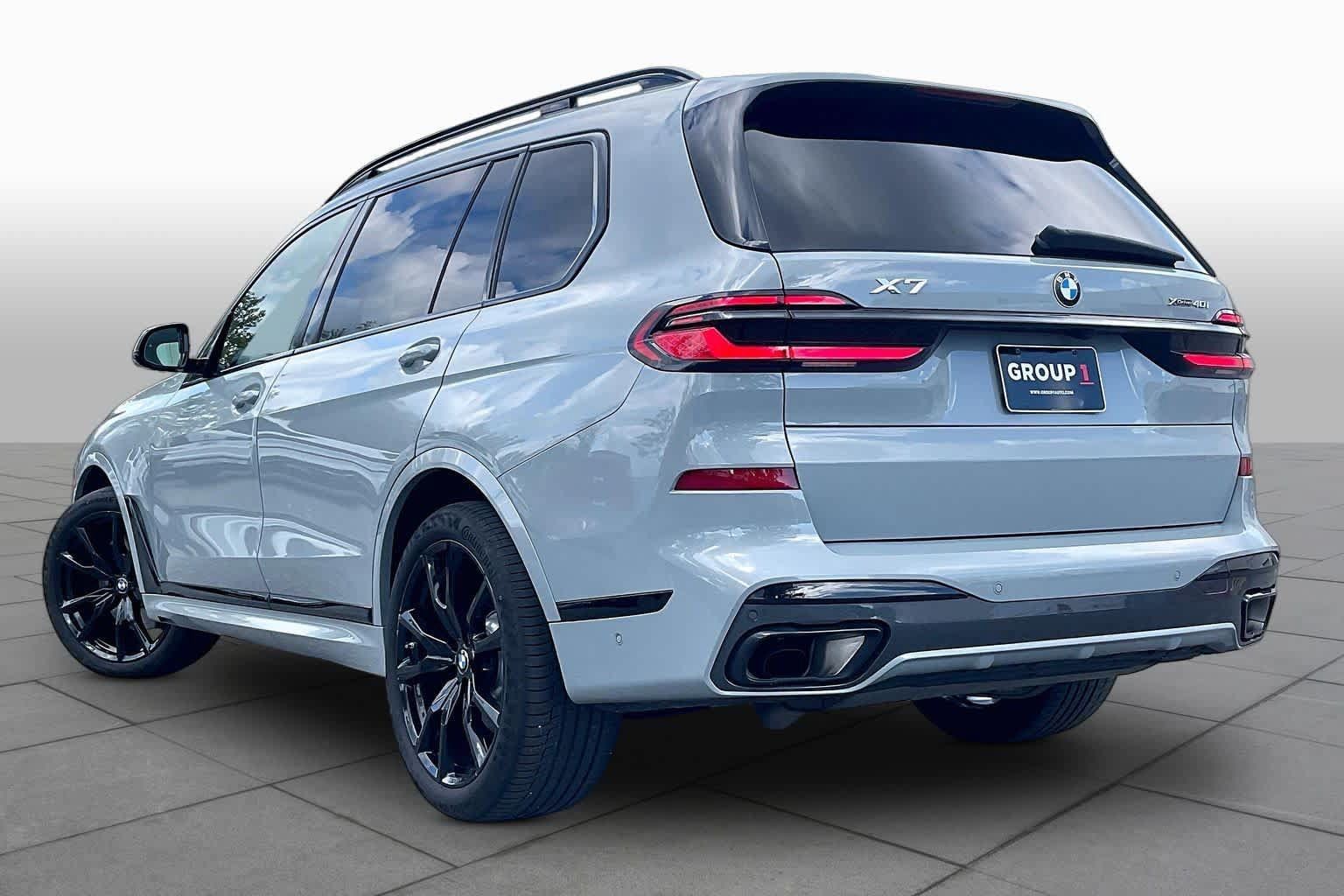 Used 2025 BMW X7 xDrive40i w/ M Sport Package AWD/4WD image 11