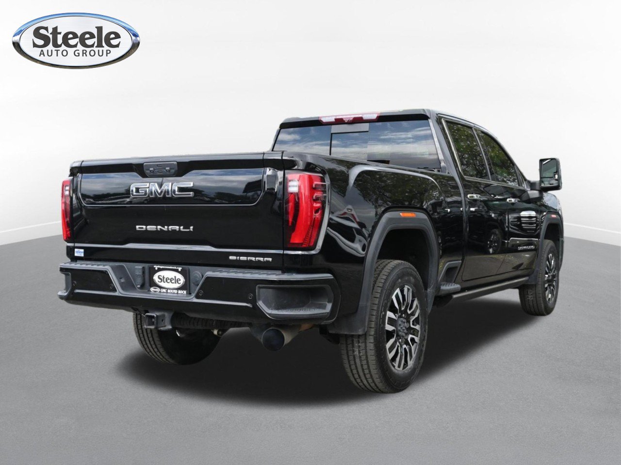 Used 2024 GMC Sierra 2500 Denali Ultimate AWD/4WD image 5
