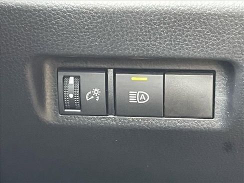 Used 2023 Toyota RAV4 LE AWD/4WD image 15