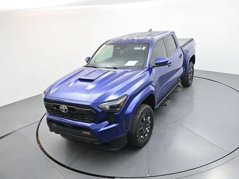 Used 2024 Toyota Tacoma TRD Sport w/ TRD Sport Upgrade Package AWD/4WD image 21