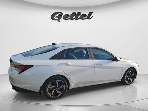 Used 2023 Hyundai Elantra Limited FWD image 4