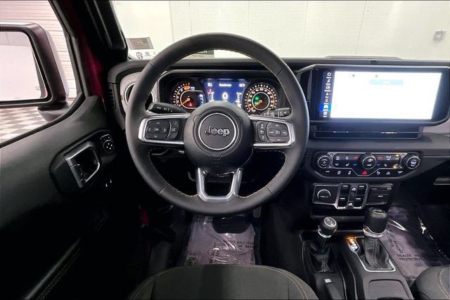 Used 2024 Jeep Wrangler Unlimited Sahara w/ Technology Group AWD/4WD image 6