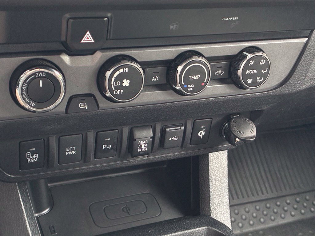 Used 2020 Toyota Tacoma TRD Sport w/ Technology Package AWD/4WD image 23