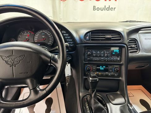 Used 2004 Chevrolet Corvette Convertible w/ Preferred Equipment Group RWD image 18
