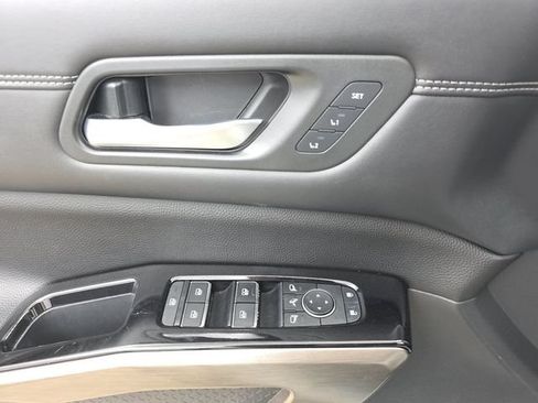 Used 2022 Nissan Pathfinder Platinum w/ Cargo Package FWD image 27
