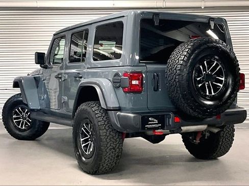 Used 2025 Jeep Wrangler Unlimited Rubicon AWD/4WD image 10