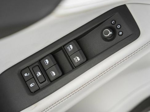 New 2026 Jeep Cherokee Overland w/ Trailer Tow Group AWD/4WD image 44