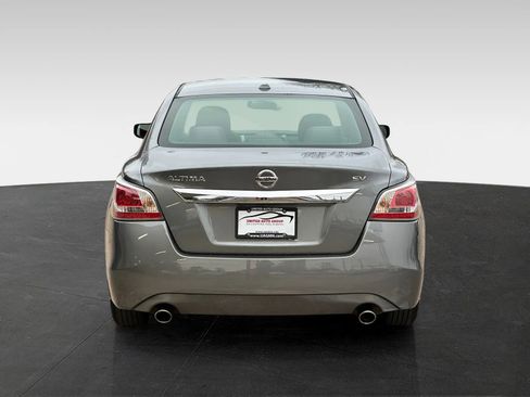 Used 2015 Nissan Altima 2.5 SV FWD image 6