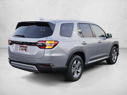 New 2025 Honda Pilot EX-L image 2